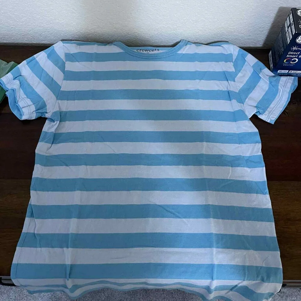 LOT OF 4 SHIRTS: Old Navys Boys' Light Weight Short Sleeve Shirts XL